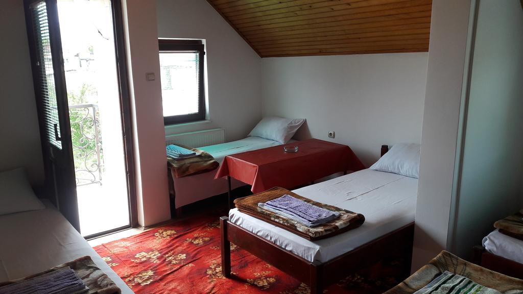 Mico Np Guest House Novi Pazar Bagian luar foto